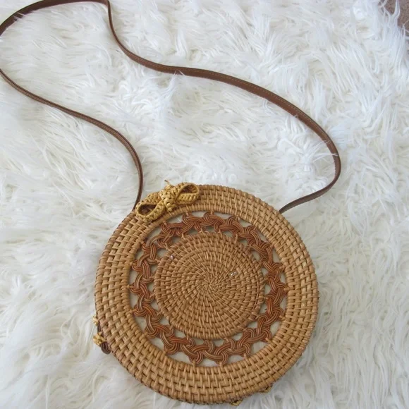 Round Rattan Bohemian boho vacation Straw Handwoven Fashion Women's Purse EUC - Picture 2 of 7